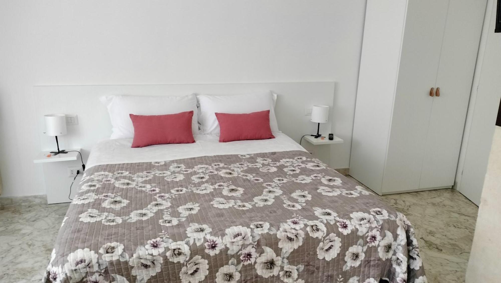 Matera Like Home - Rooms - Via Del Corso Ngoại thất bức ảnh